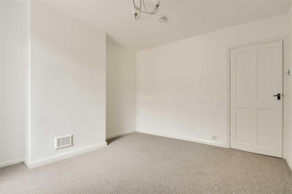 Carlingford Road, Hucknall, Nottinghamshire, NG15 7AG