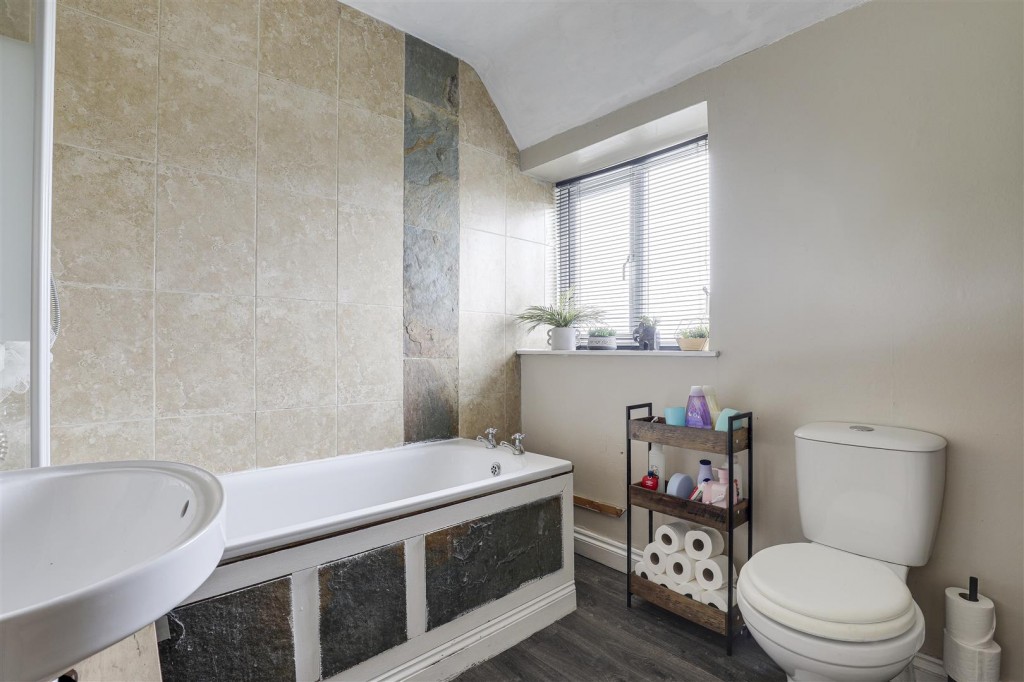 Rosecroft Drive, Daybrook, Nottinghamshire, NG5 6EN