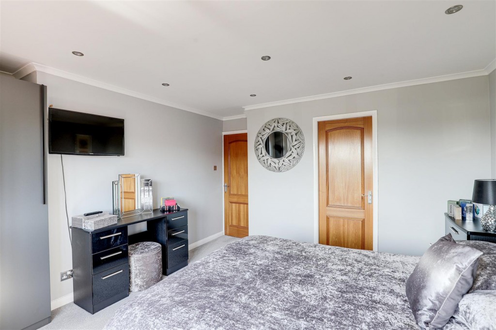 Axford Close, Gedling, Nottinghamshire, NG4 4BB