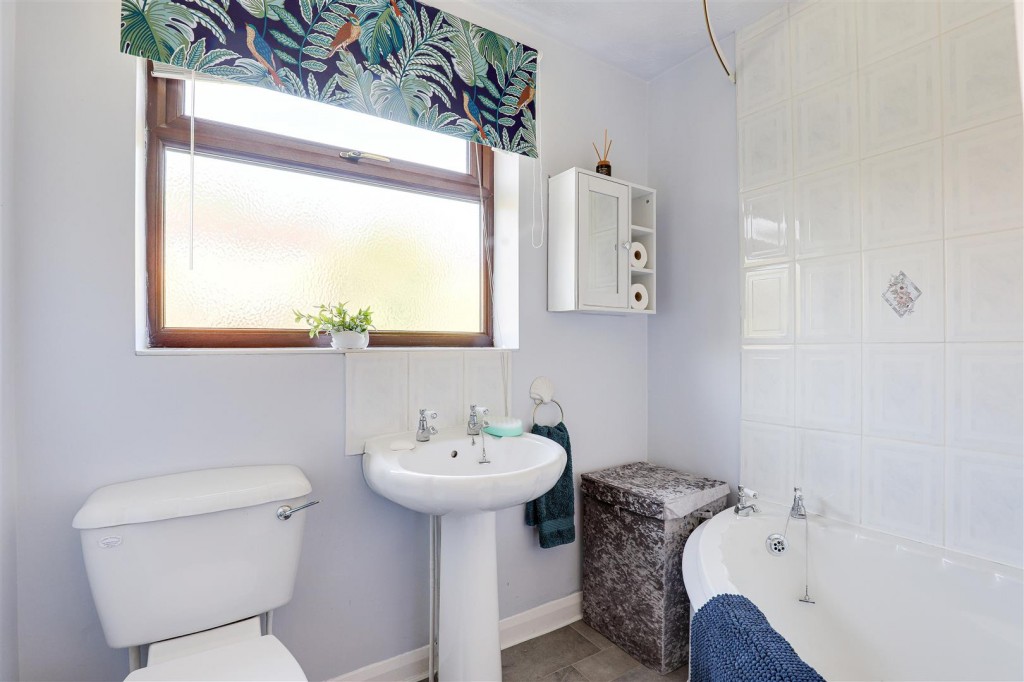 Axford Close, Gedling, Nottinghamshire, NG4 4BB