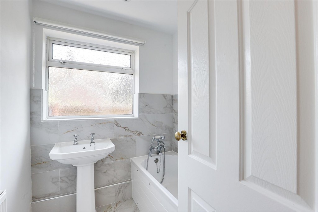 Charles Avenue, Sandiacre, Nottinghamshire, NG10 5BX