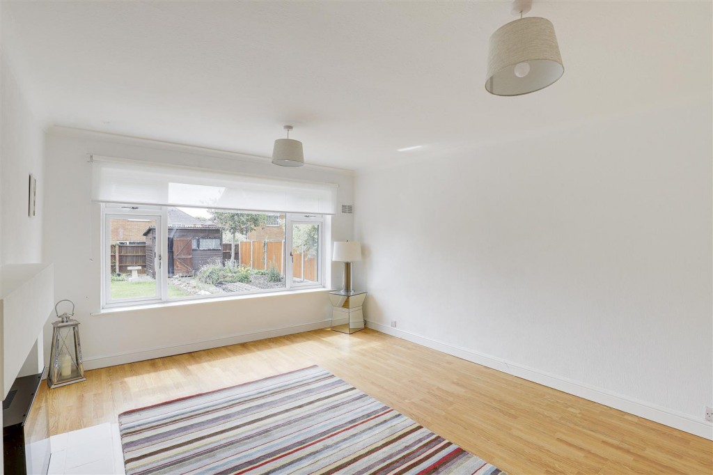 Charles Avenue, Sandiacre, Nottinghamshire, NG10 5BX
