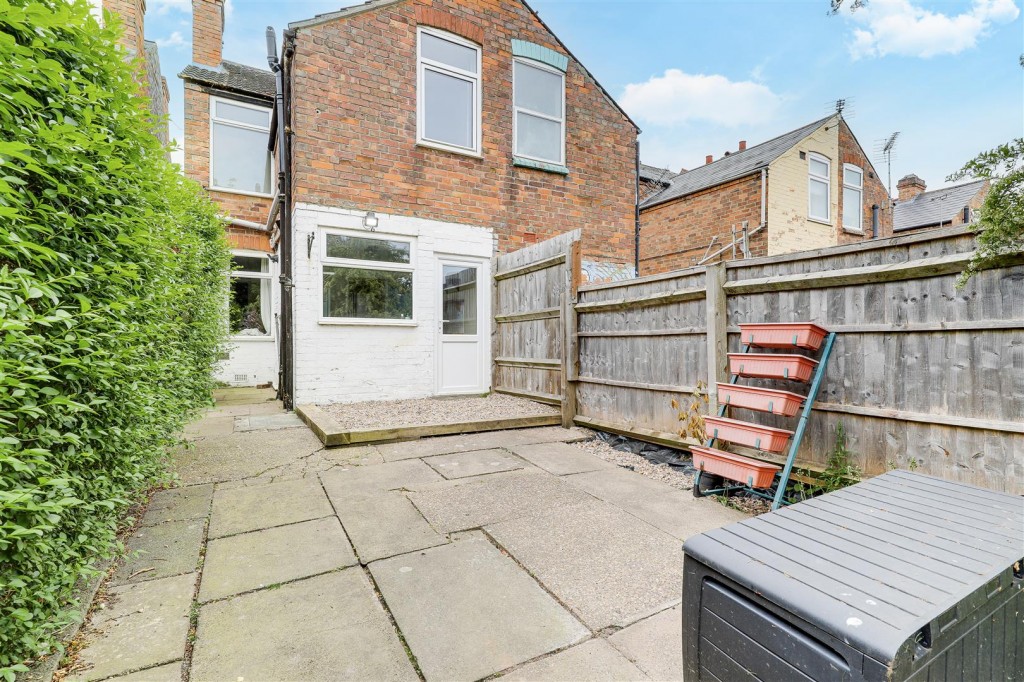 Standhill Road, Carlton, Nottinghamshire, NG4 1JN