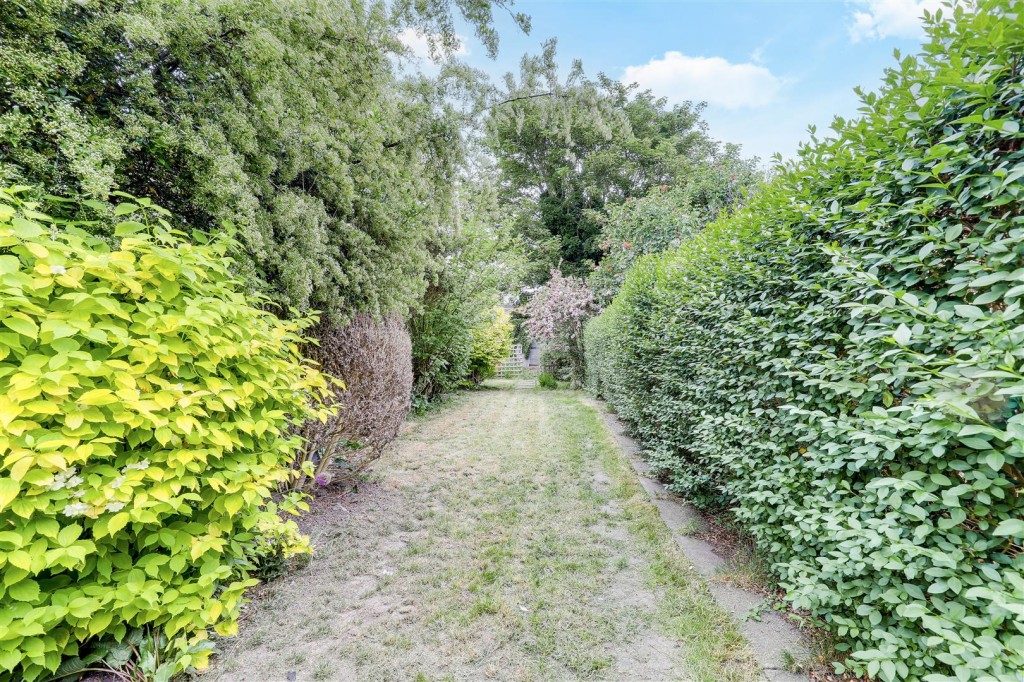 Standhill Road, Carlton, Nottinghamshire, NG4 1JN