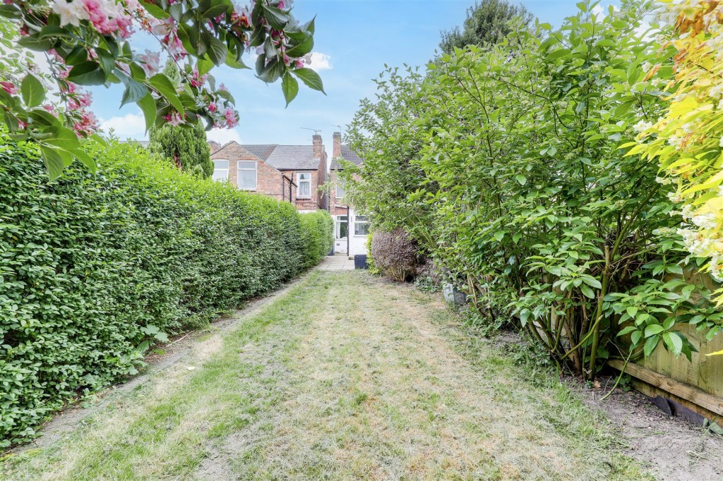 Standhill Road, Carlton, Nottinghamshire, NG4 1JN