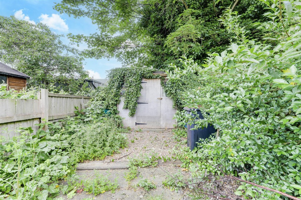 Standhill Road, Carlton, Nottinghamshire, NG4 1JN