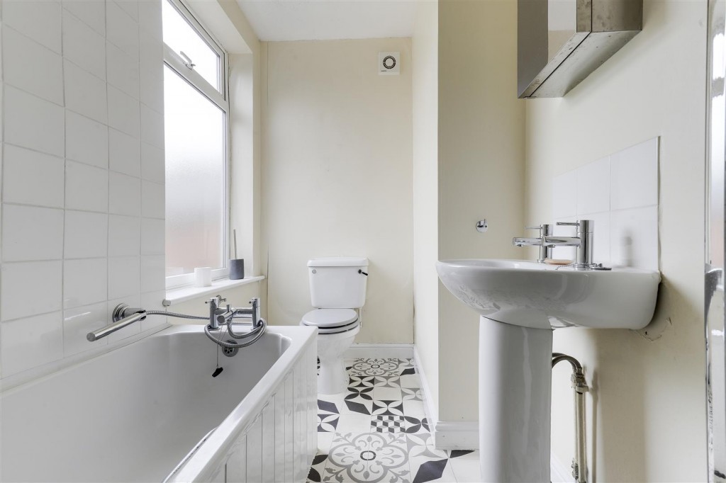 Standhill Road, Carlton, Nottinghamshire, NG4 1JN