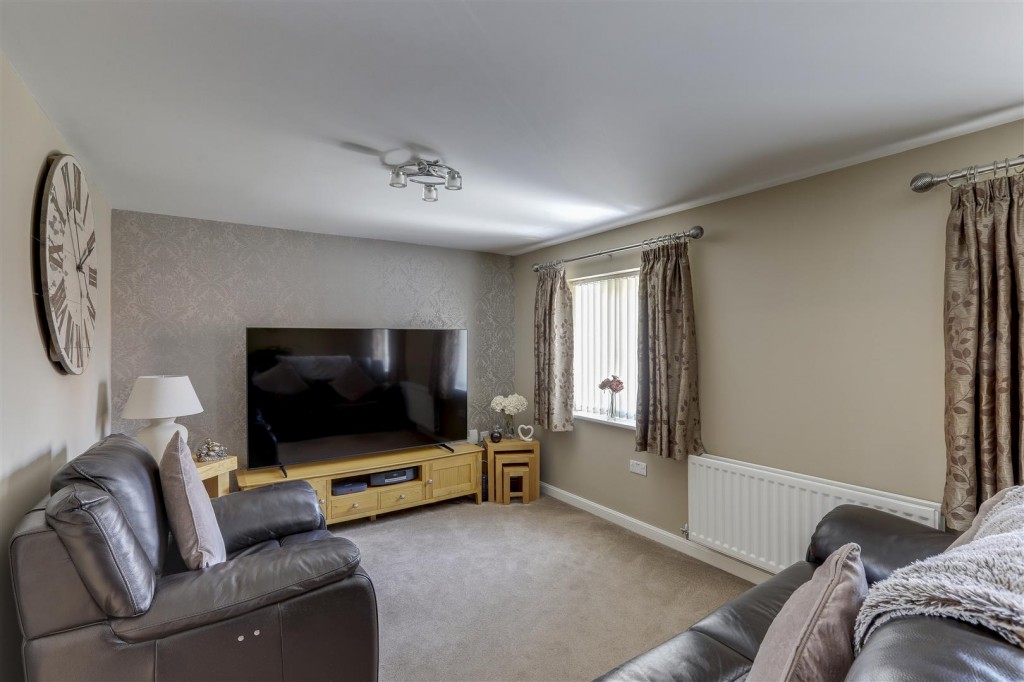 Kenbrook Road, Hucknall, Nottinghamshire, NG15 8HS
