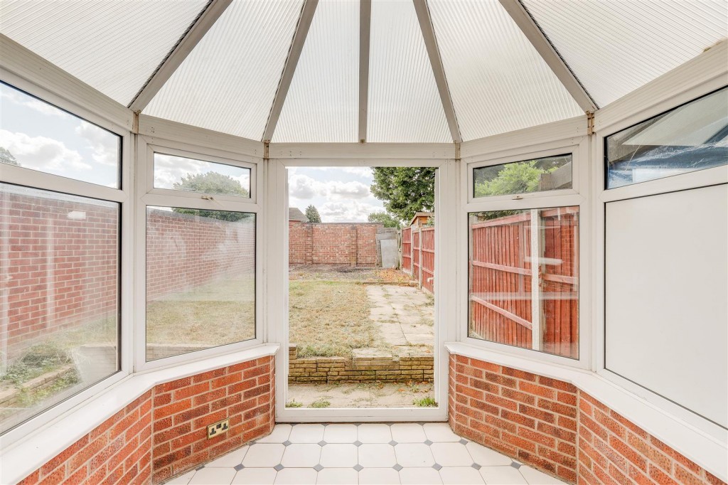 Darwin Close, Top Valley, Nottinghamshire, NG5 9LN