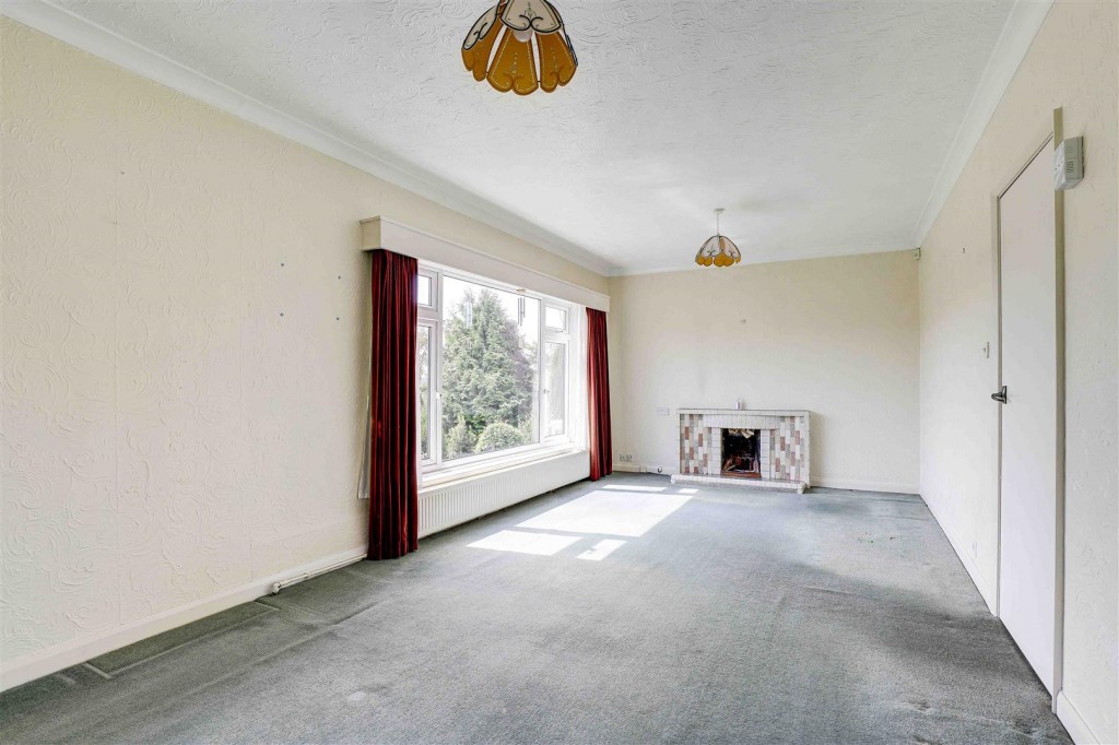 Whitby Crescent, Woodthorpe, Nottinghamshire, NG5 4NE