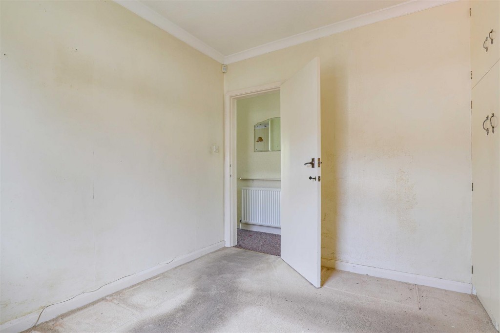 Whitby Crescent, Woodthorpe, Nottinghamshire, NG5 4NE