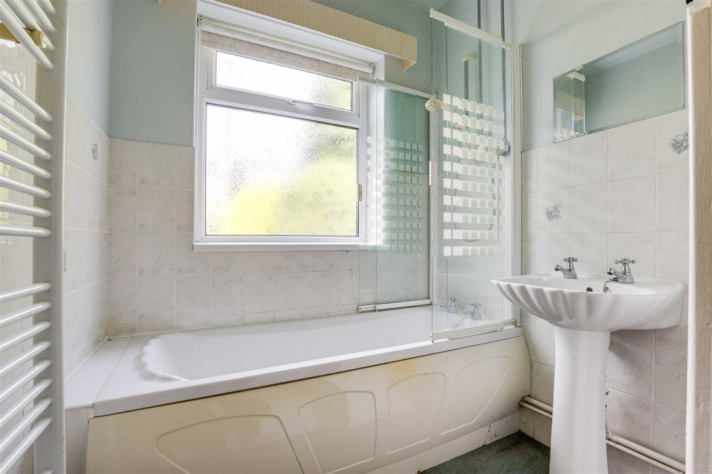 Whitby Crescent, Woodthorpe, Nottinghamshire, NG5 4NE