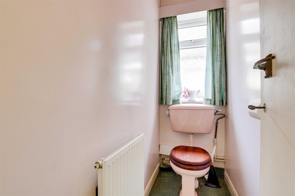 Whitby Crescent, Woodthorpe, Nottinghamshire, NG5 4NE