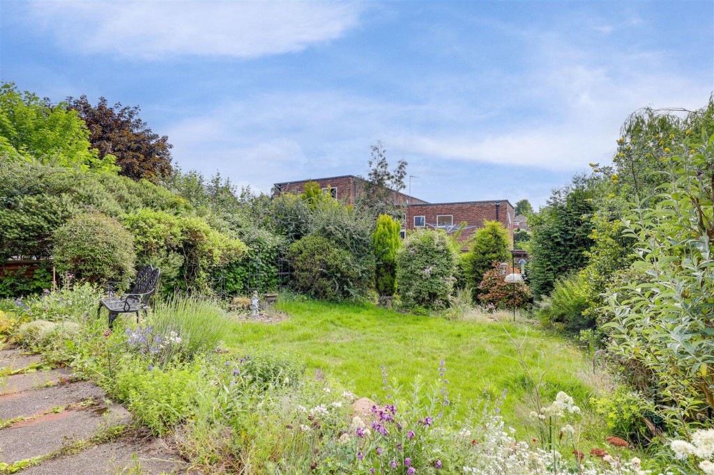 Whitby Crescent, Woodthorpe, Nottinghamshire, NG5 4NE