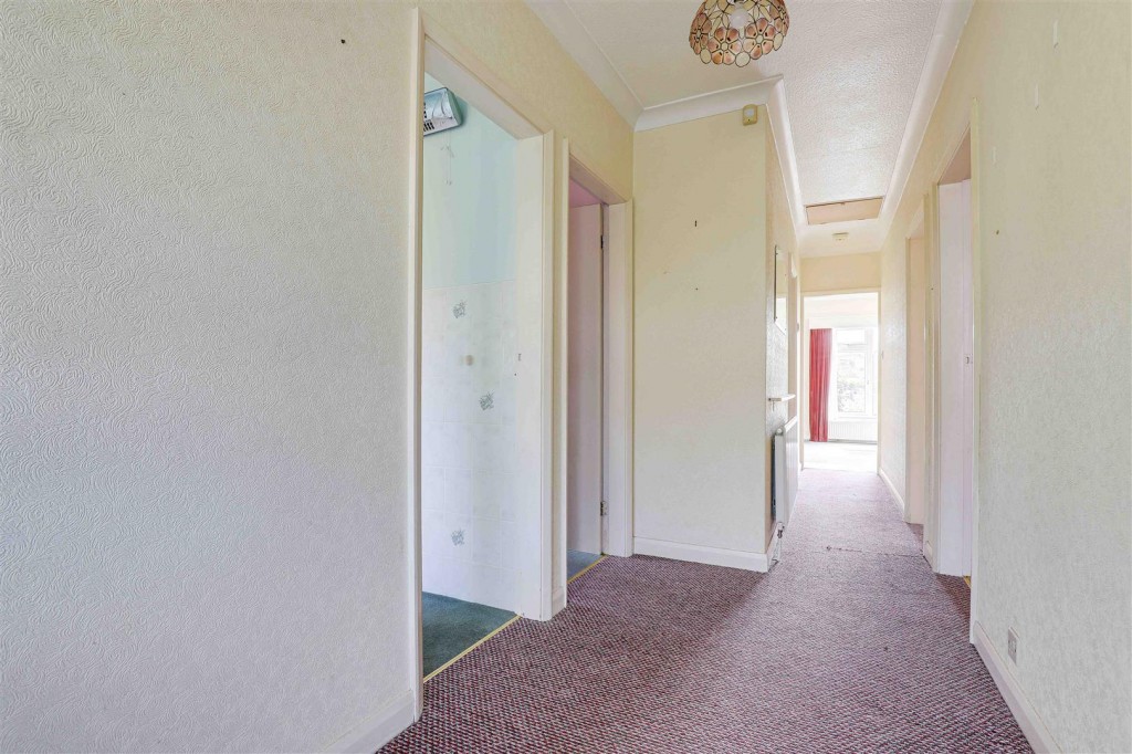 Whitby Crescent, Woodthorpe, Nottinghamshire, NG5 4NE