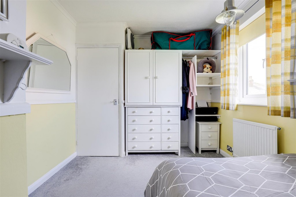 Arnot Hill Road, Arnold, Nottinghamshire, NG5 6LJ