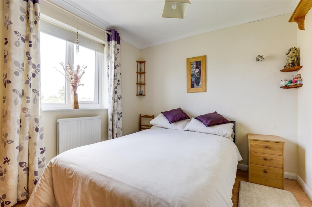 Arnot Hill Road, Arnold, Nottinghamshire, NG5 6LJ
