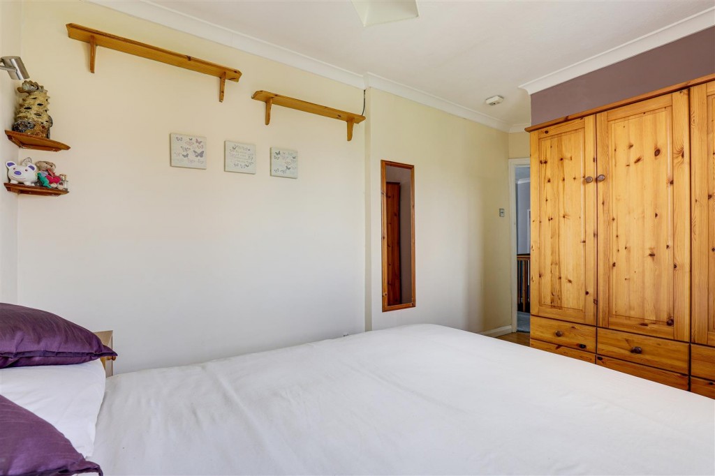 Arnot Hill Road, Arnold, Nottinghamshire, NG5 6LJ