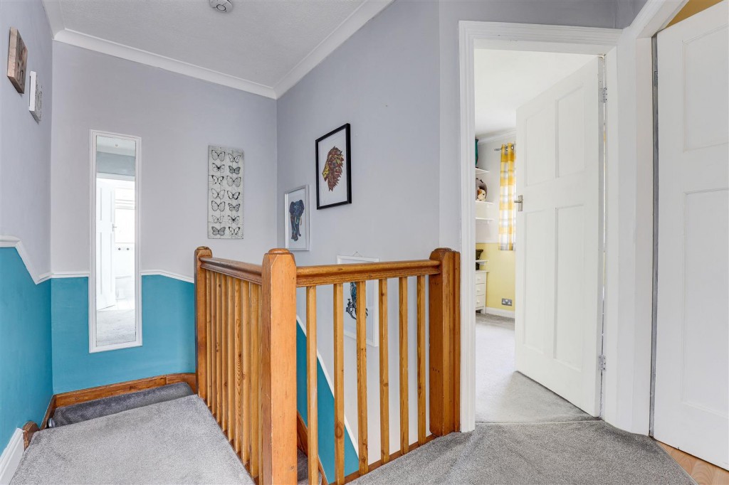 Arnot Hill Road, Arnold, Nottinghamshire, NG5 6LJ
