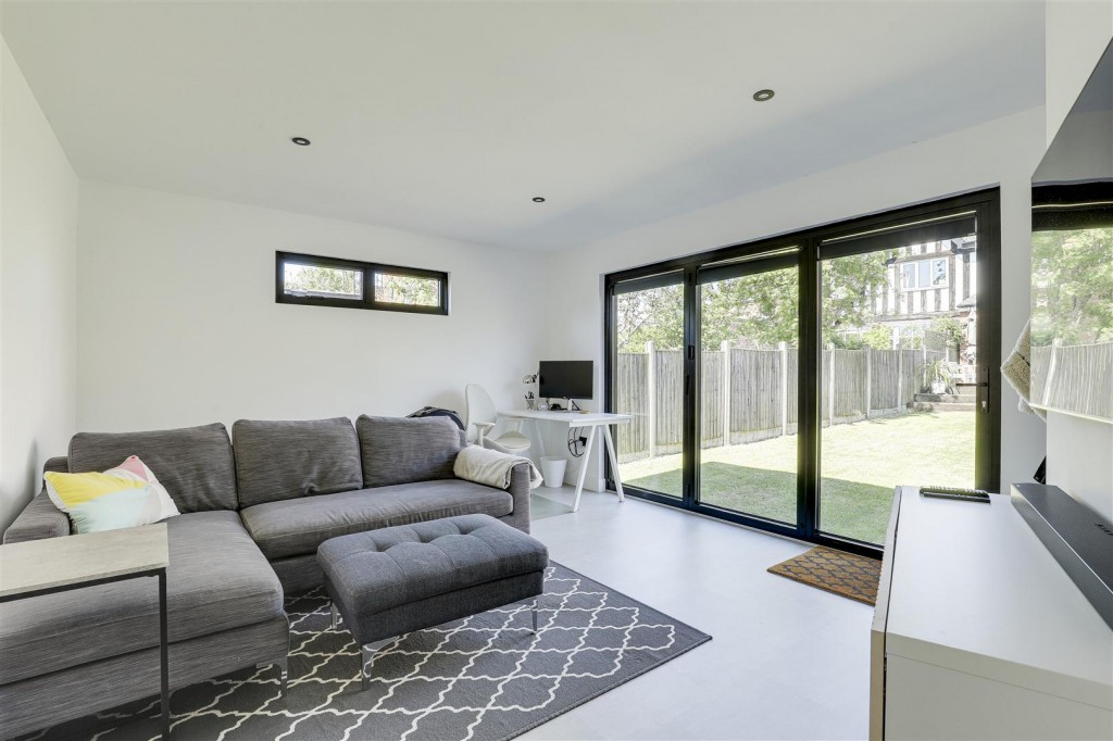 Sandford Road, Mapperley, Nottinghamshire, NG3 6AG