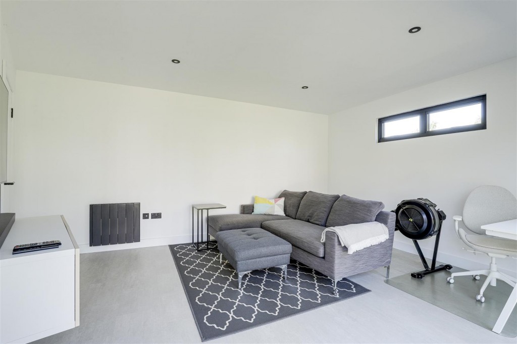 Sandford Road, Mapperley, Nottinghamshire, NG3 6AG