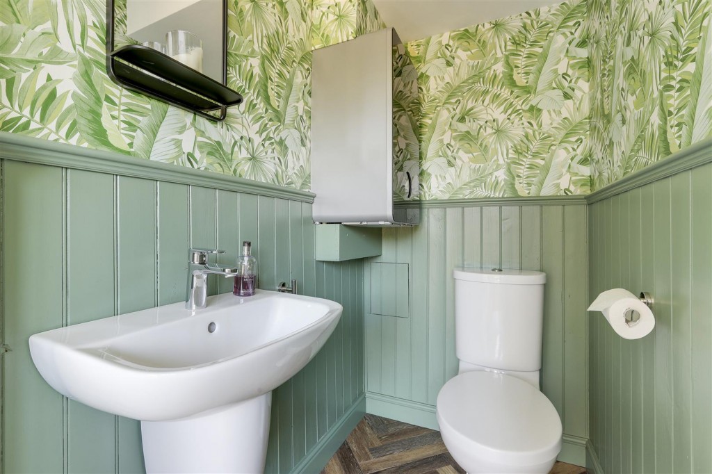 Burnside Drive, Bramcote, Nottinghamshire, NG9 3EF