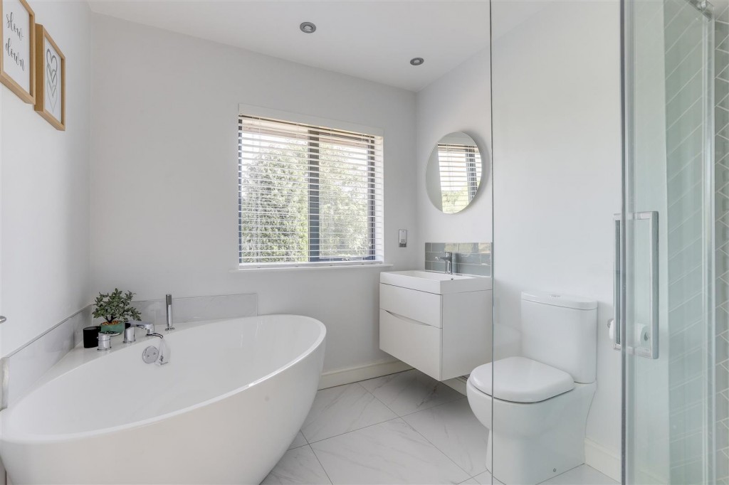 Burnside Drive, Bramcote, Nottinghamshire, NG9 3EF