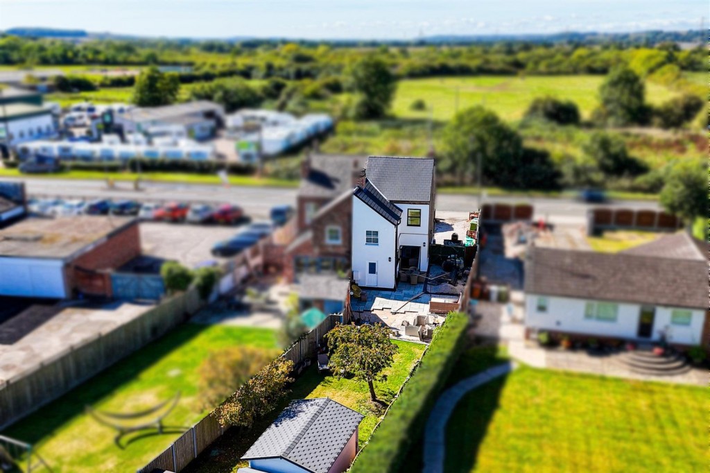 Lowdham Road, Gunthorpe, Nottinghamshire, NG14 7ES