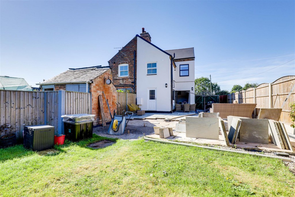 Lowdham Road, Gunthorpe, Nottinghamshire, NG14 7ES
