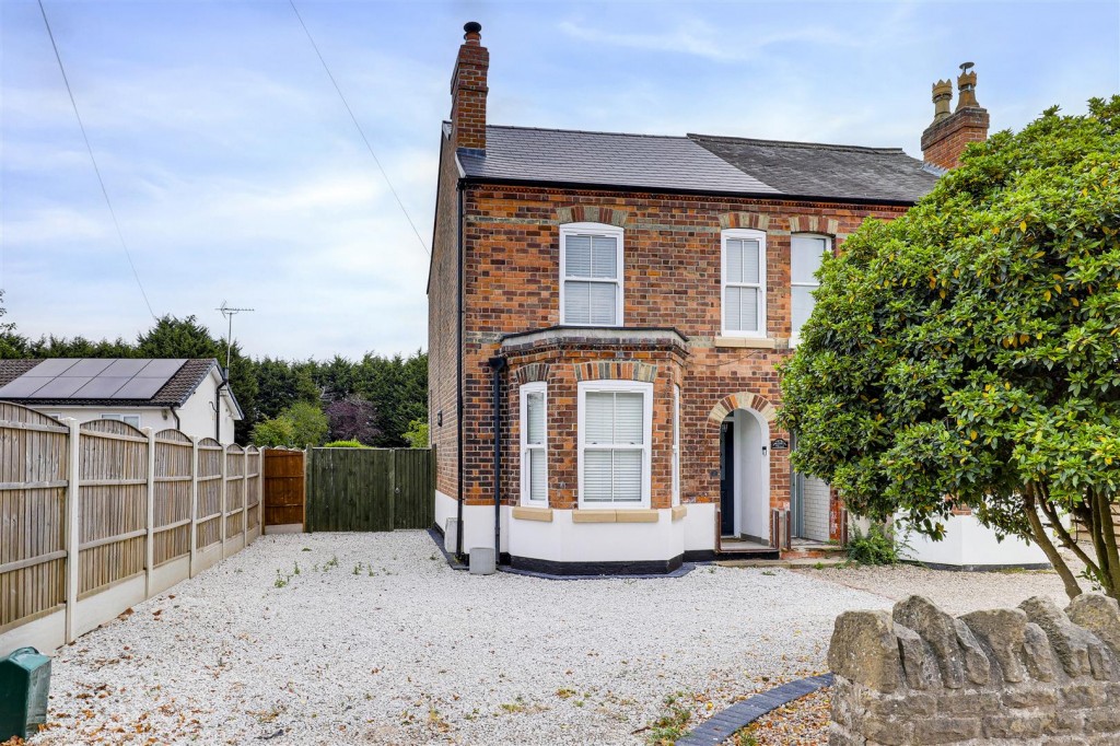 Lowdham Road, Gunthorpe, Nottinghamshire, NG14 7ES