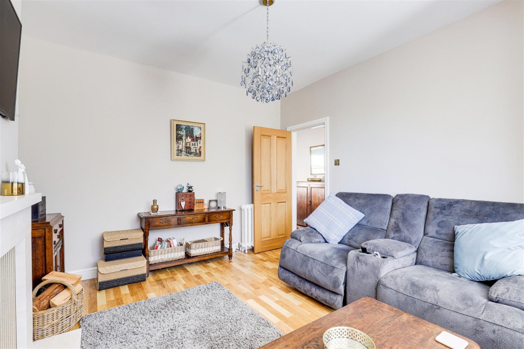 Lowdham Road, Gunthorpe, Nottinghamshire, NG14 7ES