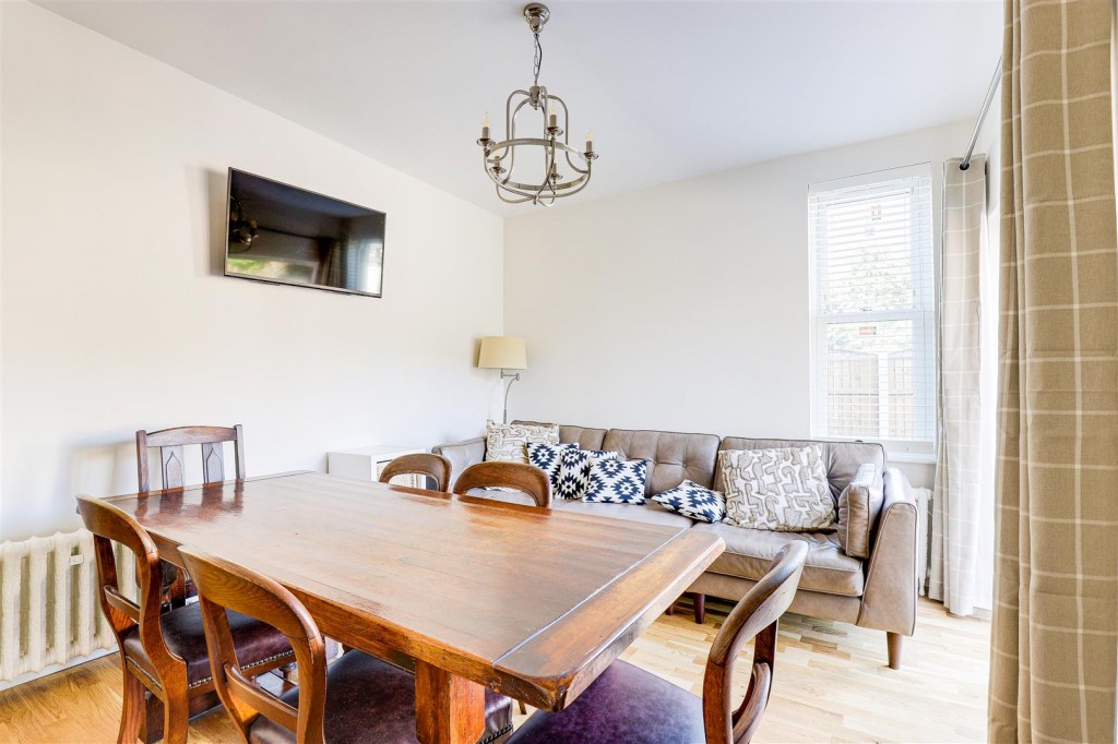 Lowdham Road, Gunthorpe, Nottinghamshire, NG14 7ES