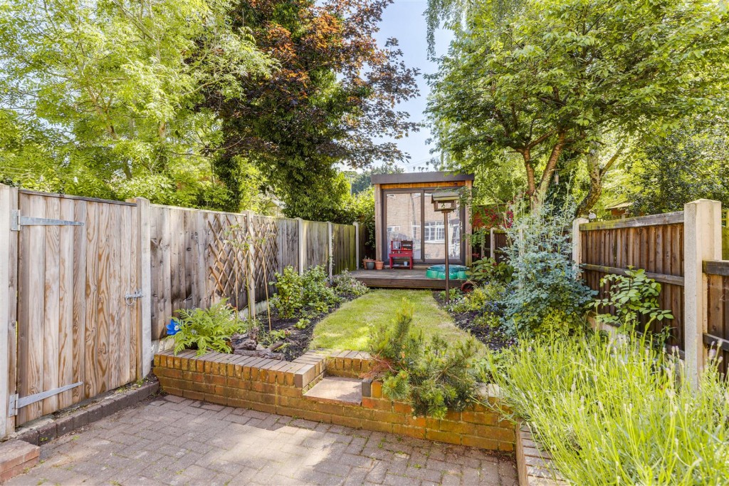 Chapel Street, Bramcote, Nottinghamshire, NG9 3HB
