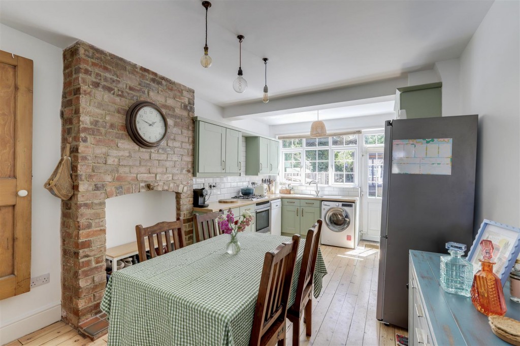 Chapel Street, Bramcote, Nottinghamshire, NG9 3HB