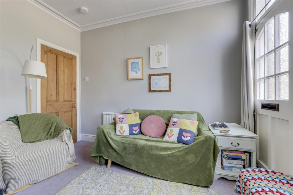 Chapel Street, Bramcote, Nottinghamshire, NG9 3HB