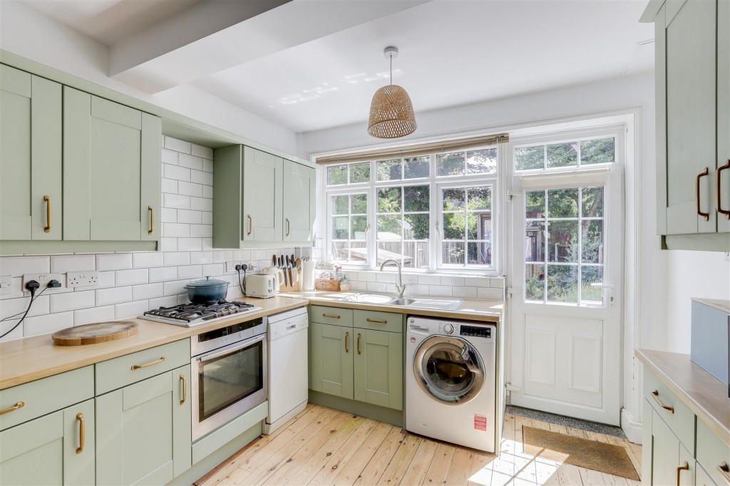 Chapel Street, Bramcote, Nottinghamshire, NG9 3HB