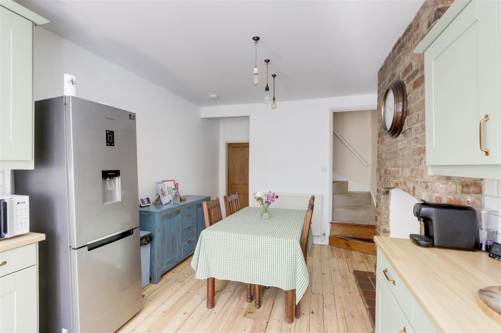Chapel Street, Bramcote, Nottinghamshire, NG9 3HB