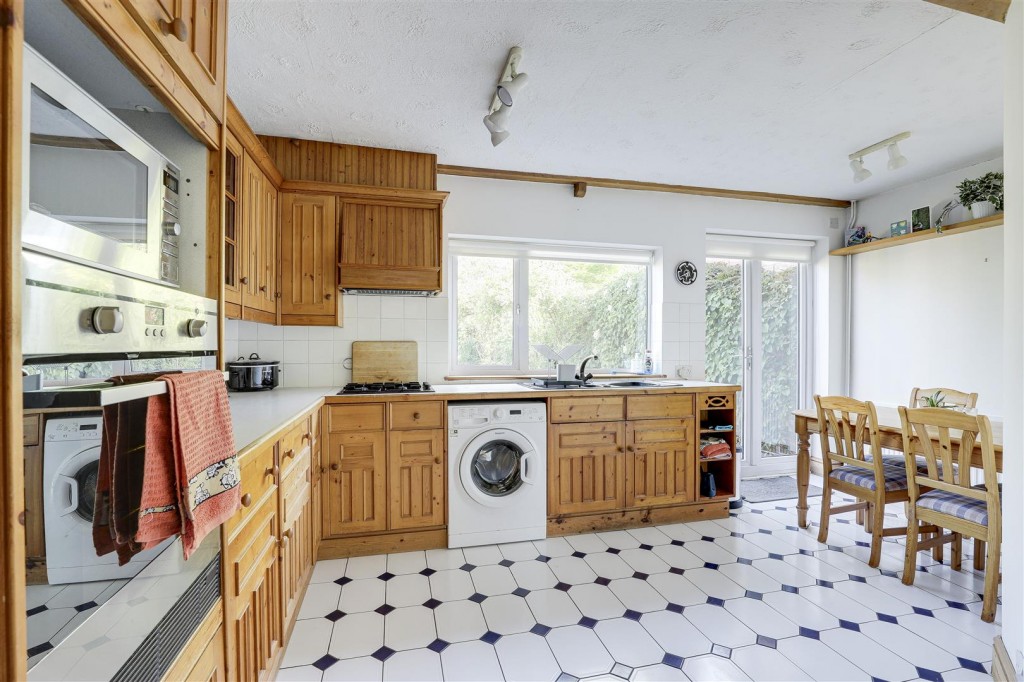 Oban Road, Beeston, Nottinghamshire, NG9 4FX