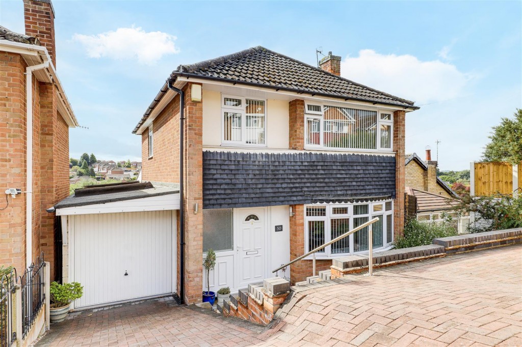 Revelstoke Way, Rise Park. Nottinghamshire, NG5 5AR