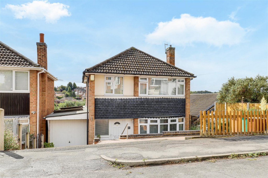 Revelstoke Way, Rise Park. Nottinghamshire, NG5 5AR