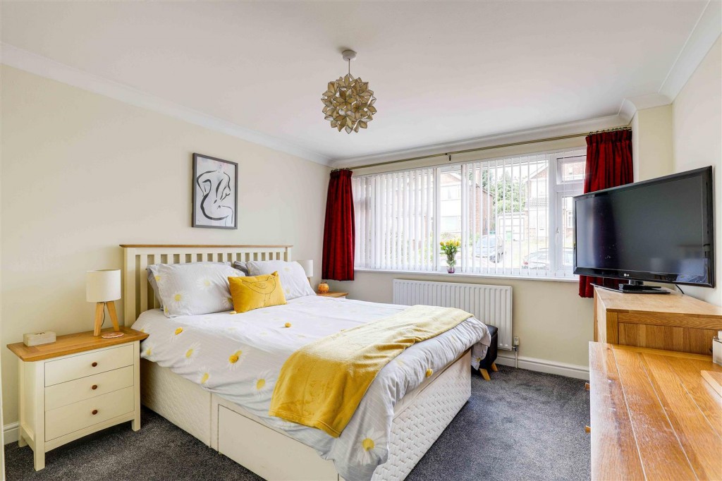 Revelstoke Way, Rise Park. Nottinghamshire, NG5 5AR