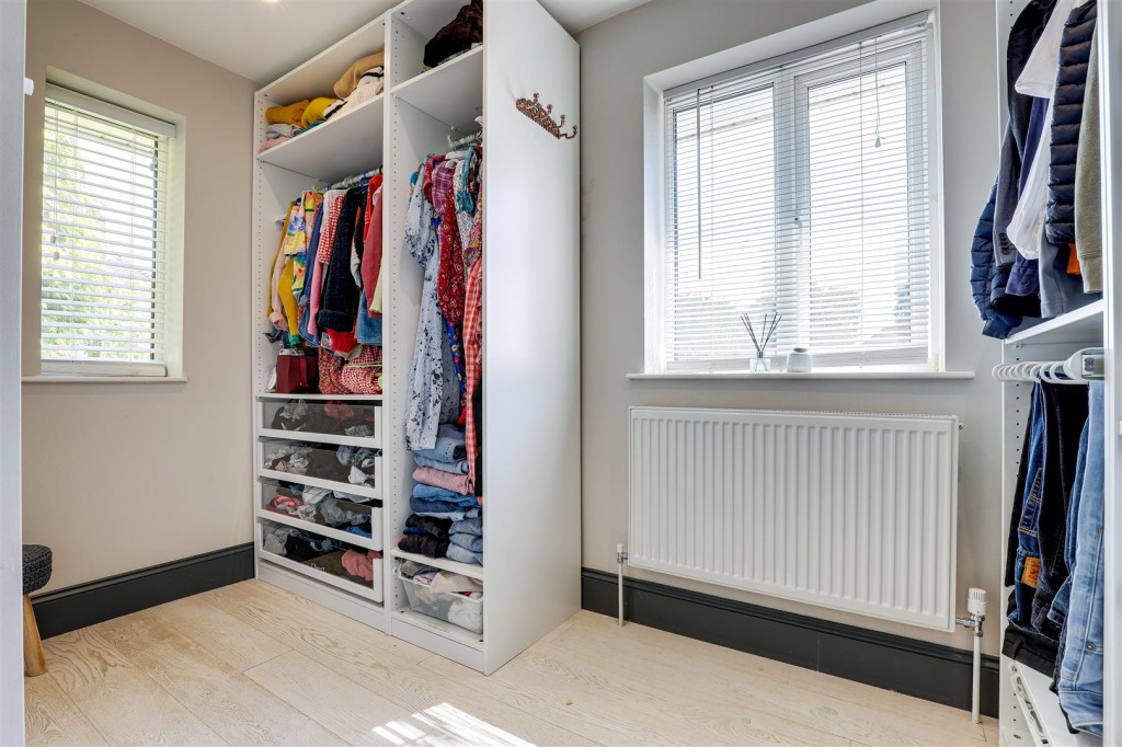 Woodchurch Road, Arnold, Nottinghamshire, NG5 8NJ