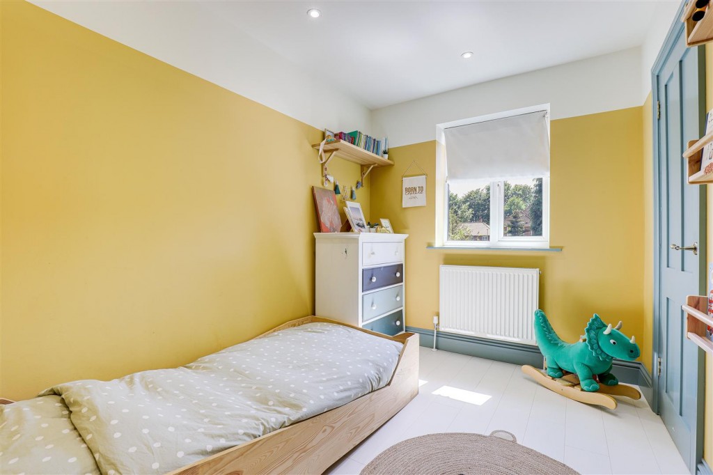 Woodchurch Road, Arnold, Nottinghamshire, NG5 8NJ