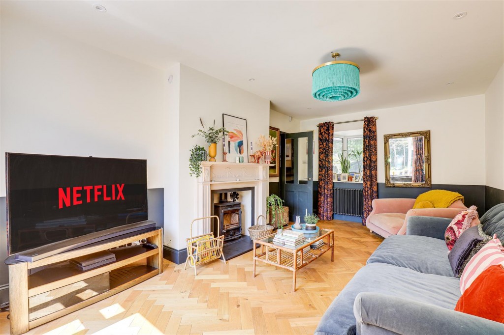 Woodchurch Road, Arnold, Nottinghamshire, NG5 8NJ
