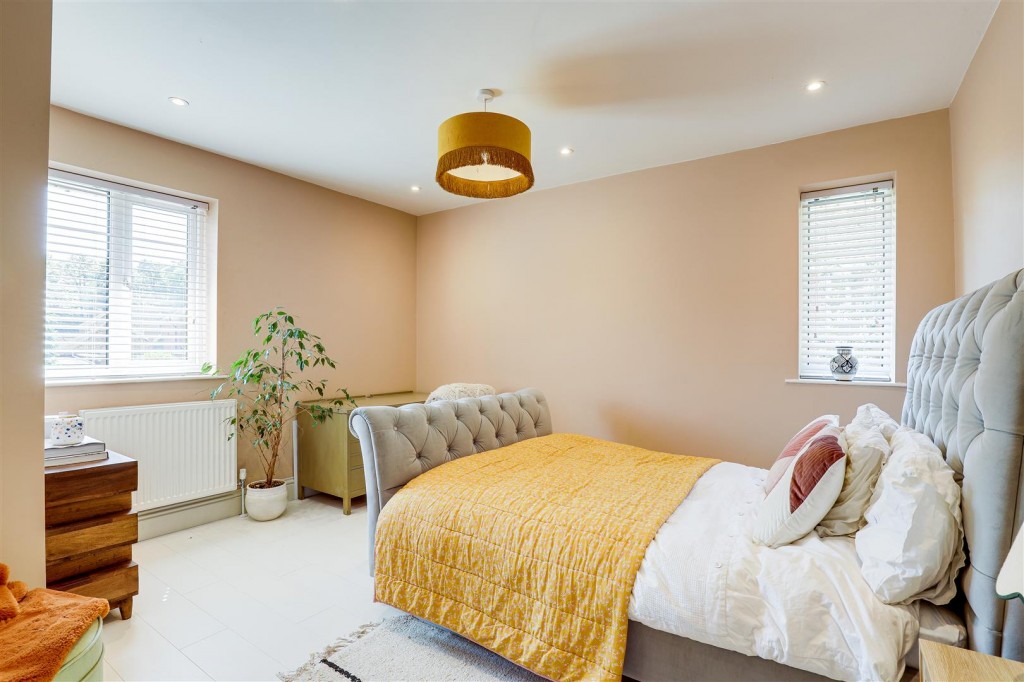 Woodchurch Road, Arnold, Nottinghamshire, NG5 8NJ