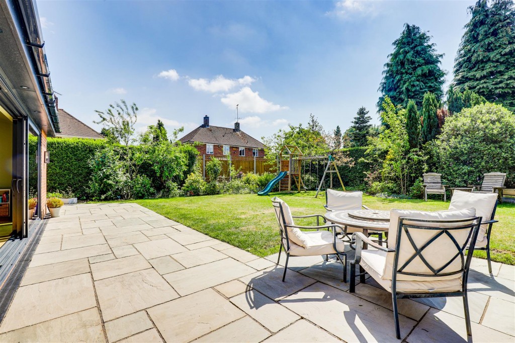 Woodchurch Road, Arnold, Nottinghamshire, NG5 8NJ