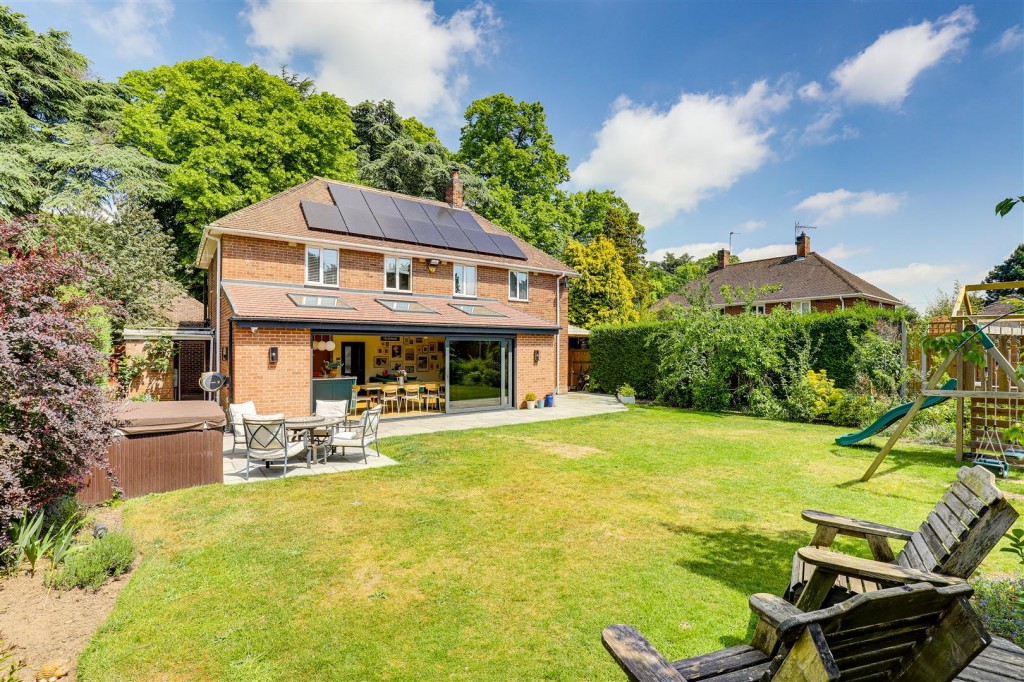 Woodchurch Road, Arnold, Nottinghamshire, NG5 8NJ