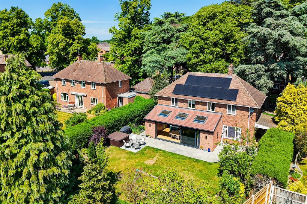 Woodchurch Road, Arnold, Nottinghamshire, NG5 8NJ