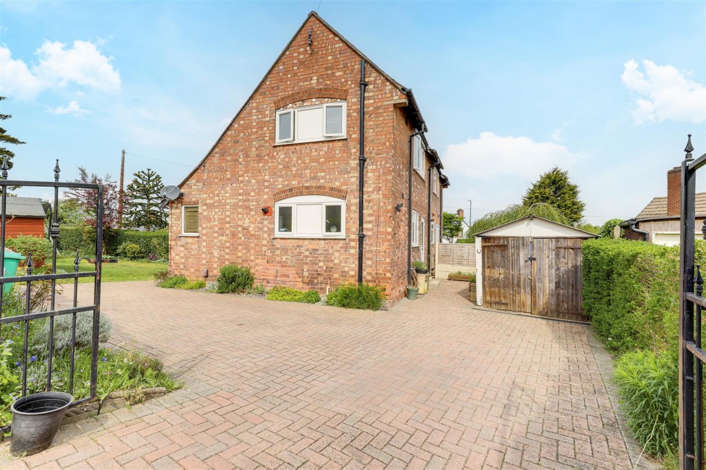 Rushcliffe Rise, Sherwood, Nottinghamshire, NG5 3HJ