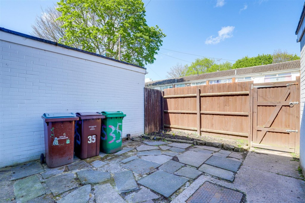 Glenlivet Gardens, Clifton, Nottingham, NG11 8QB